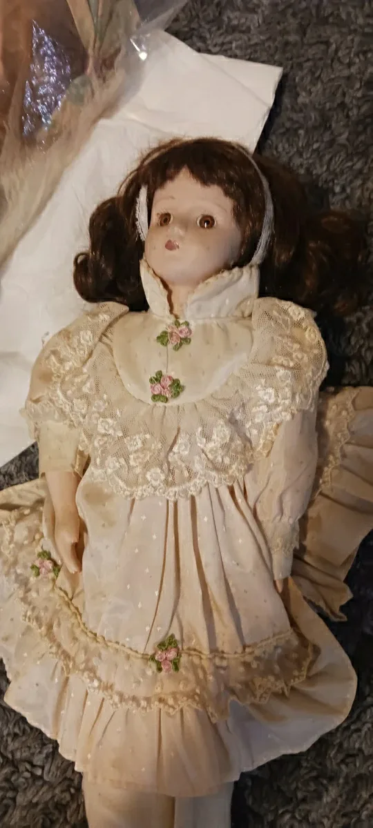 Collectible Porcelain Dolls image indicator(3)