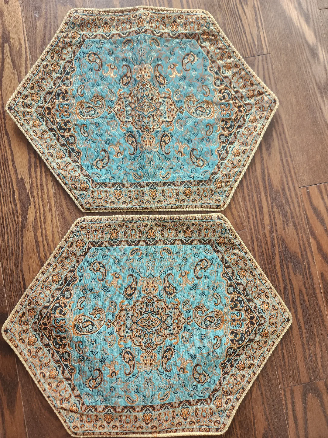 Vintage Persian Style Tablecloth Set ( 4 piece) image indicator(2)