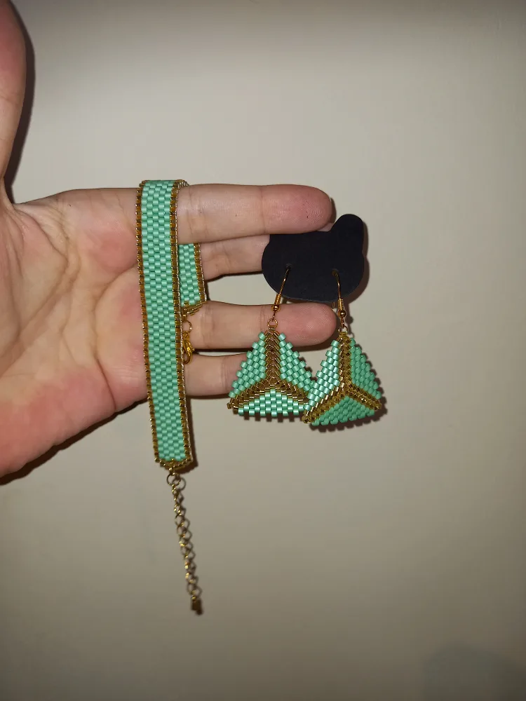 Handmade Beaded Bracelet & Earrings Set - Mint Green image indicator(3)