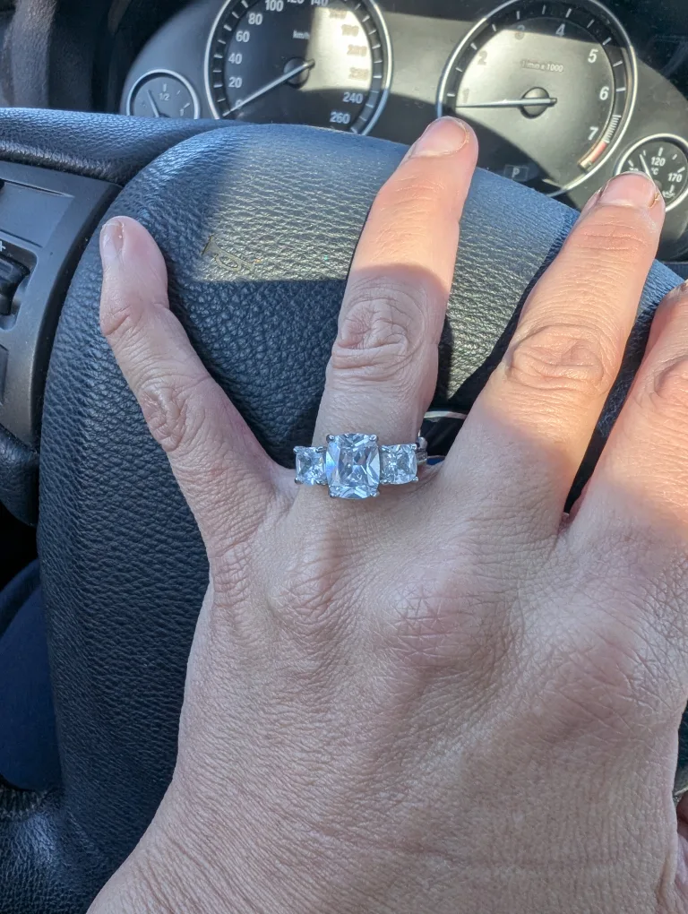 Ring with Cubic Zirconia Stones image indicator(3)