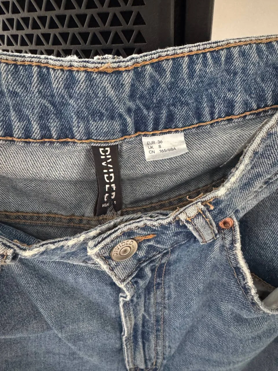 H&M Divided Jeans - Size 36🥕 image indicator(3)