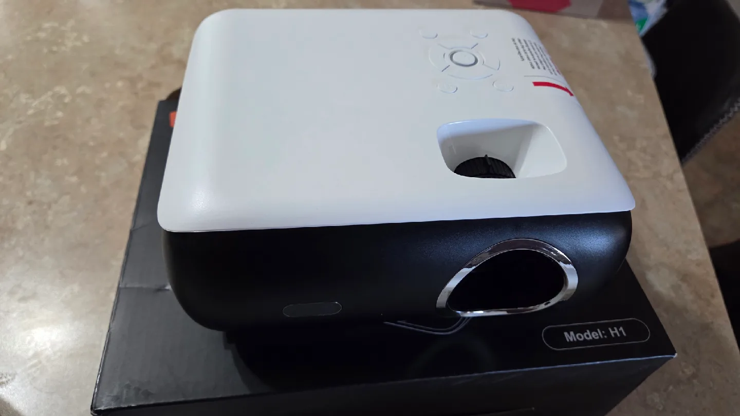 Happrun H1 Video Projector - Like New! image indicator(4)