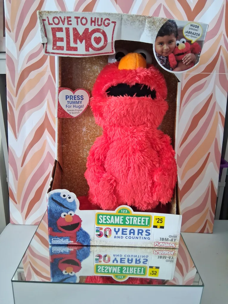 Love to Hug Elmo Sesame Street Plush Toy thumbnail