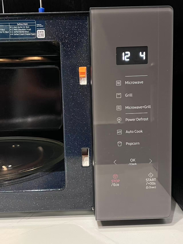 Samsung Countertop Microwave with Grilling Element in Charcoal - photo 3