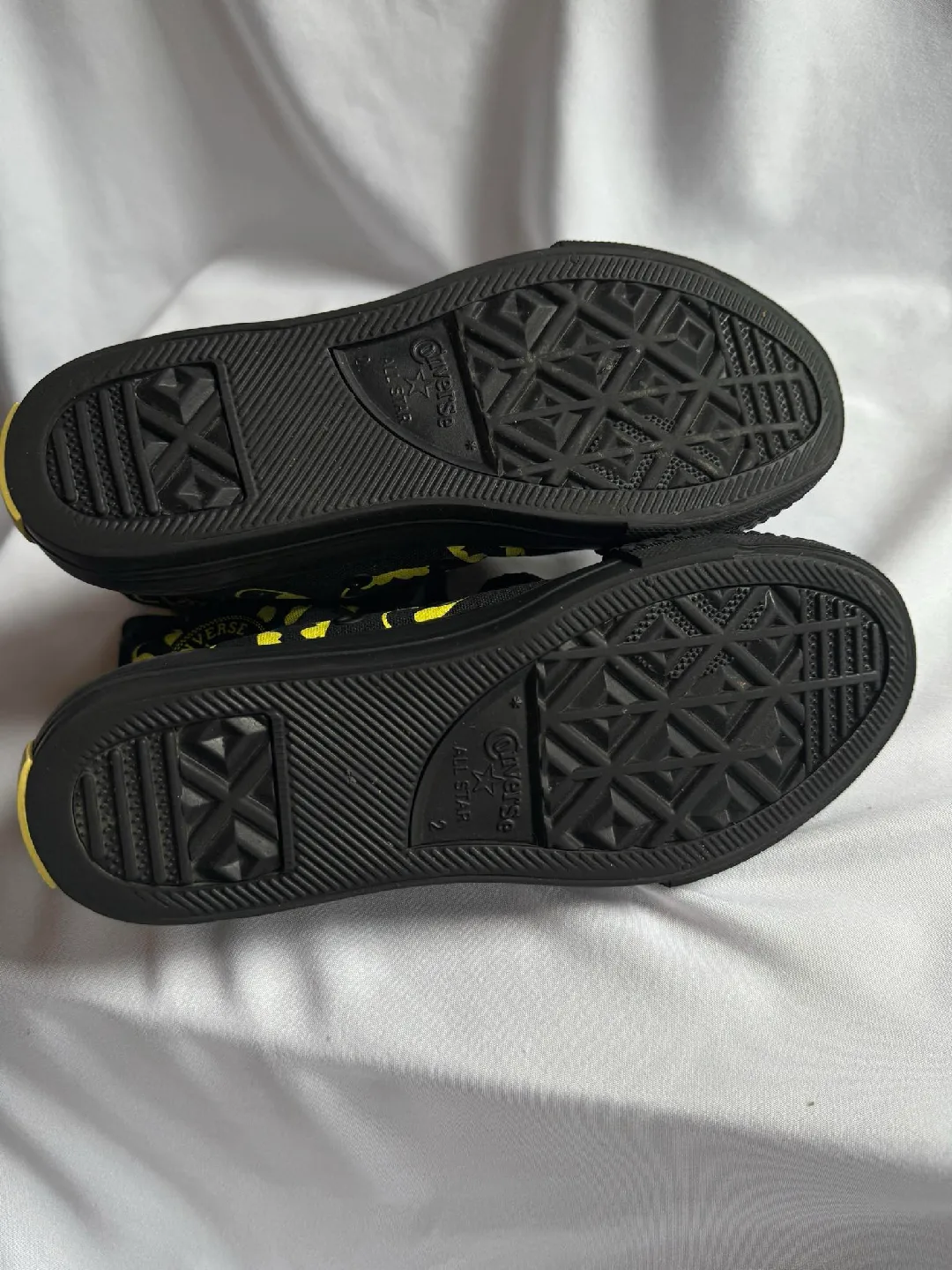 Converse Batman High-Top Sneakers image indicator(3)