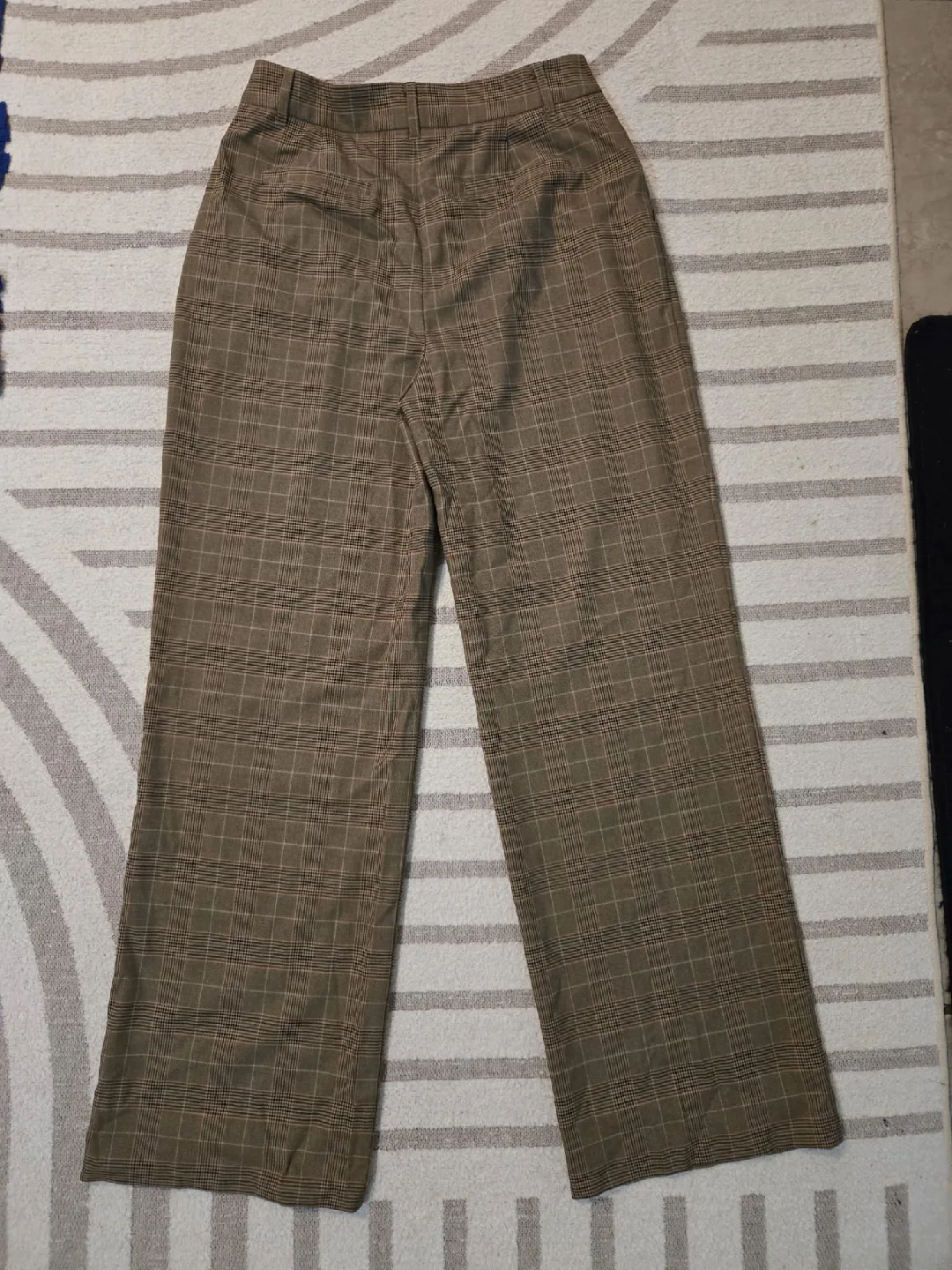 Plaid pants, women's size 4 image indicator(2)