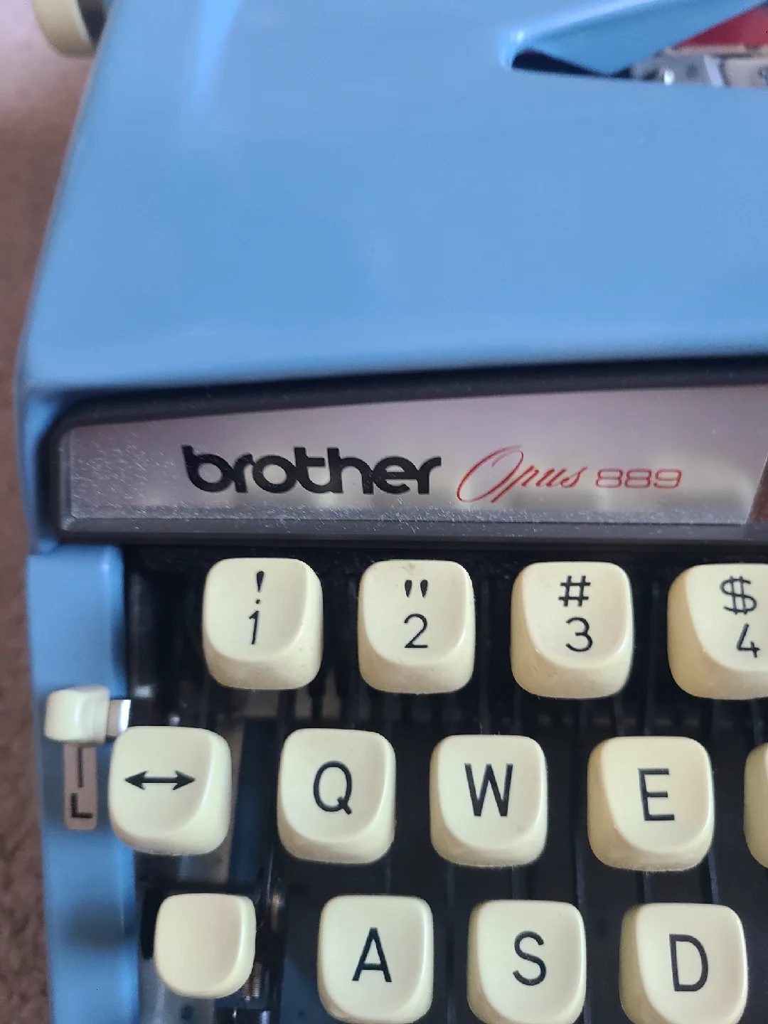 Brother Opus 889 Typewriter - Light Blue image indicator(2)