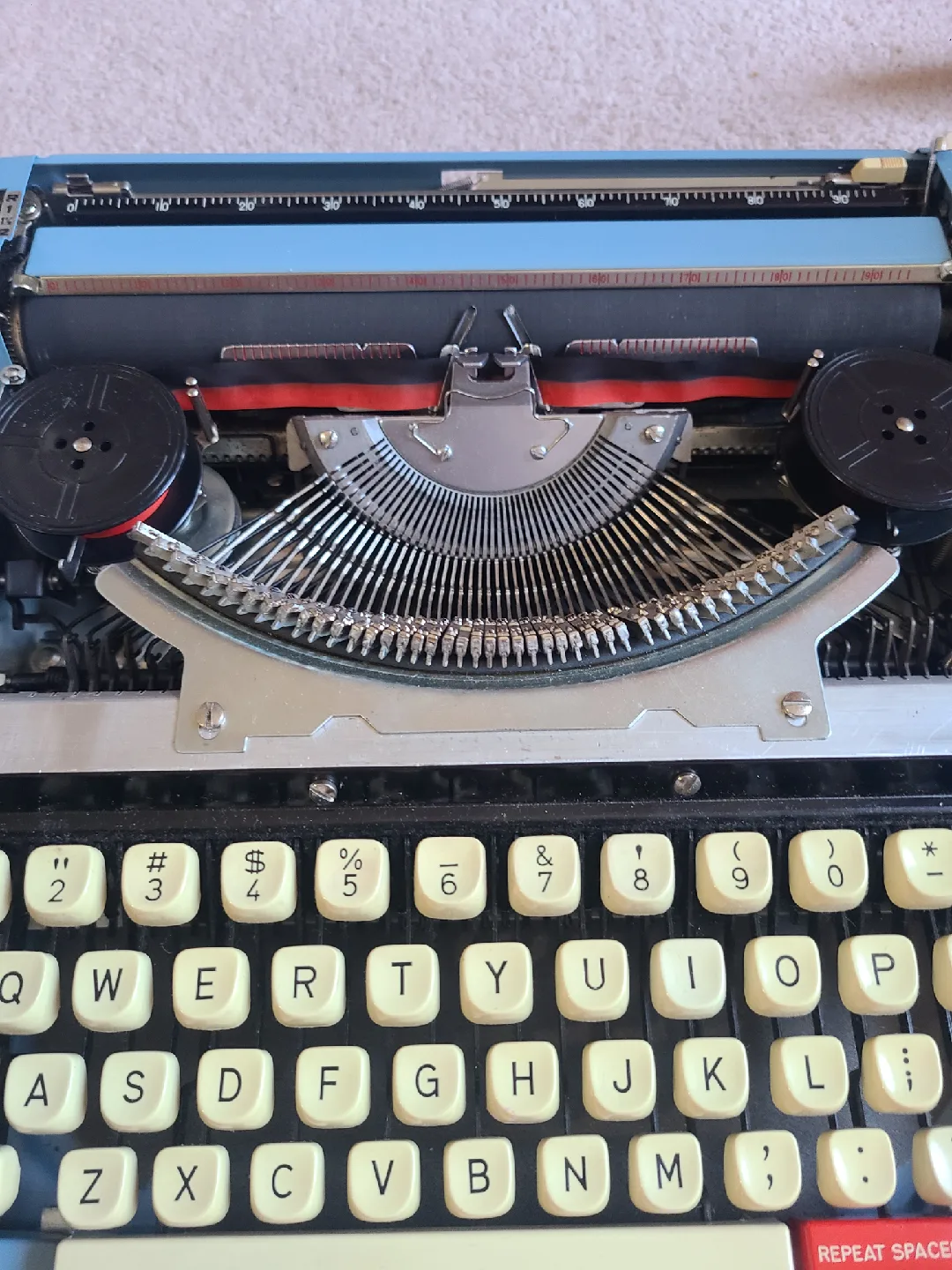 Brother Opus 889 Typewriter - Light Blue image indicator(4)