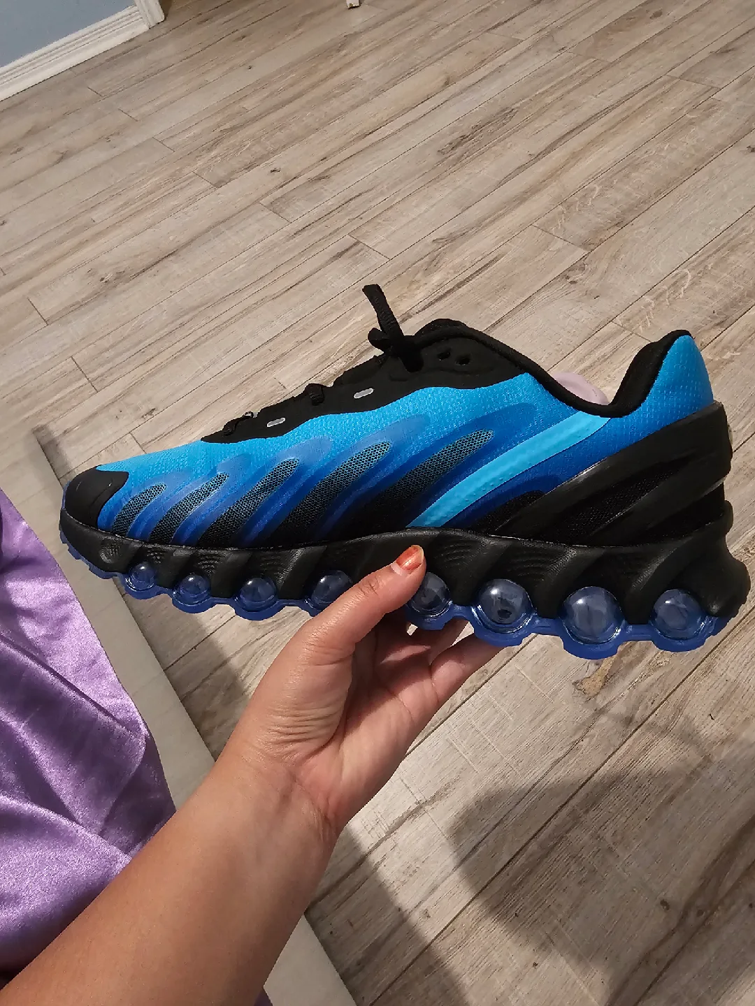 Nike Air Max DN 8 Black/Blue, Size 12 thumbnail