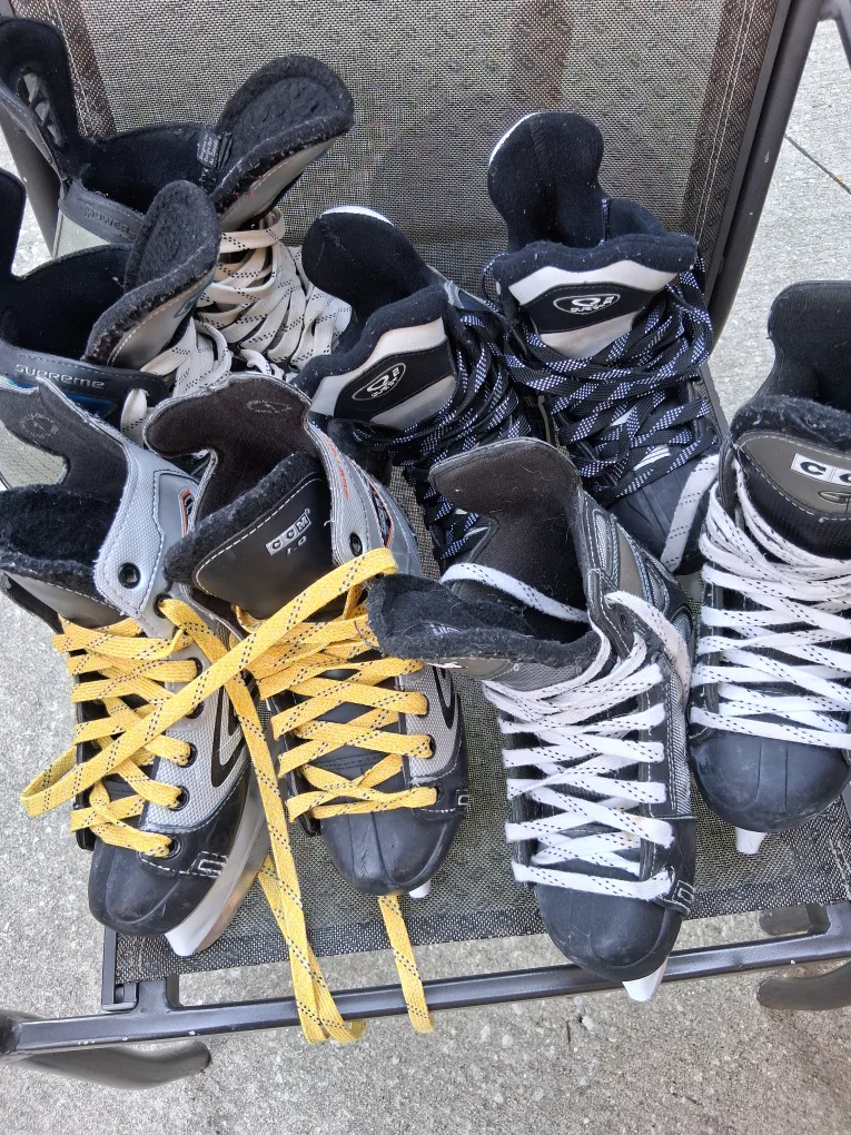 Mixed Lot of Hockey Skates: CCM, Bauer, Softec thumbnail