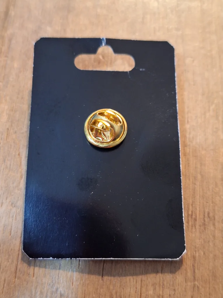 Guinness lapel pin image indicator(2)