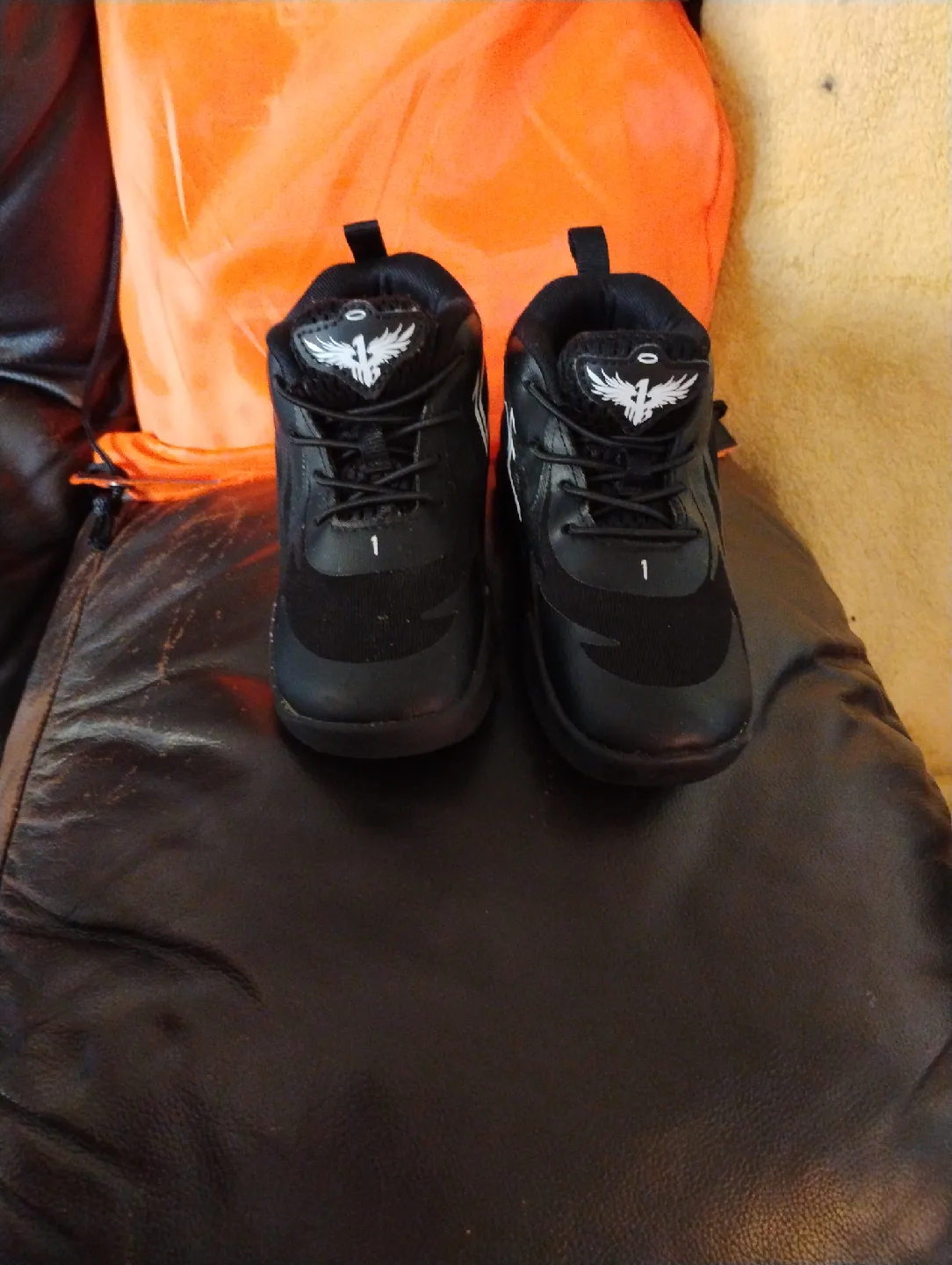 Angel Number Black Sneakers image indicator(2)