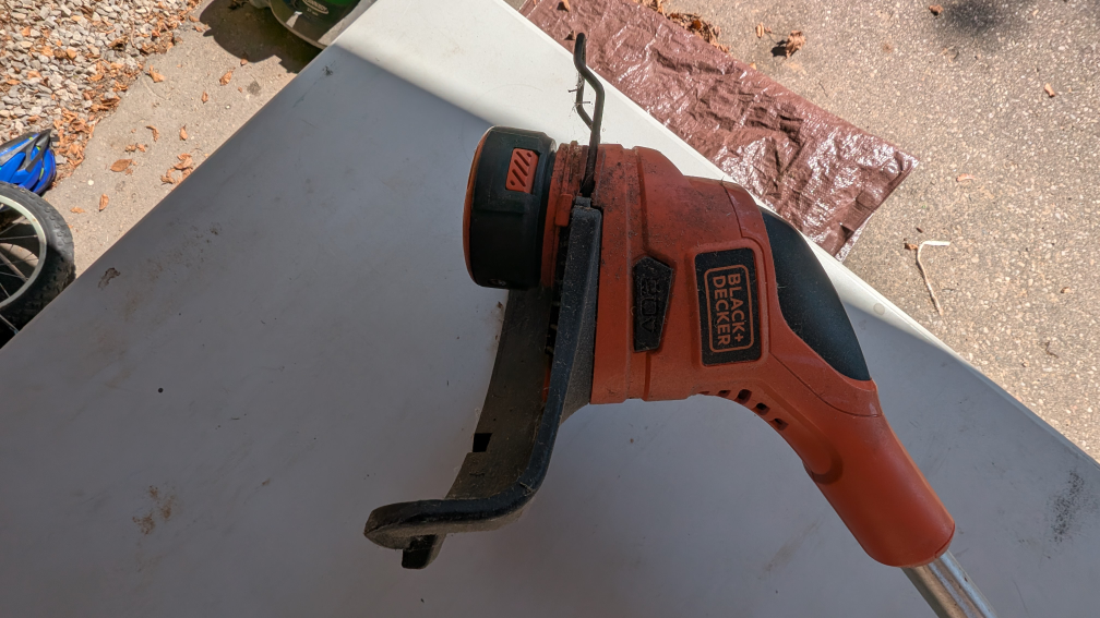 Black+Decker 20V Cordless String Trimmer - photo 2
