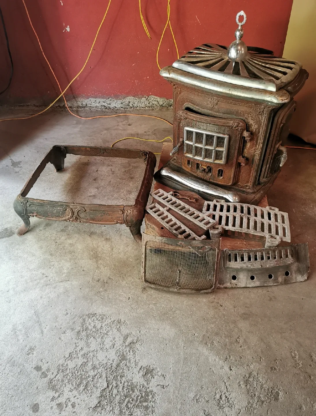 Antique Washington Parlor Stove thumbnail