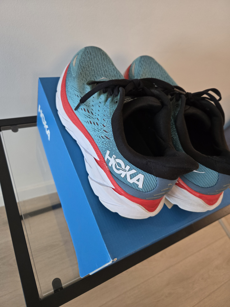 Hoka Clifton 8 Wide, US 8 for Men