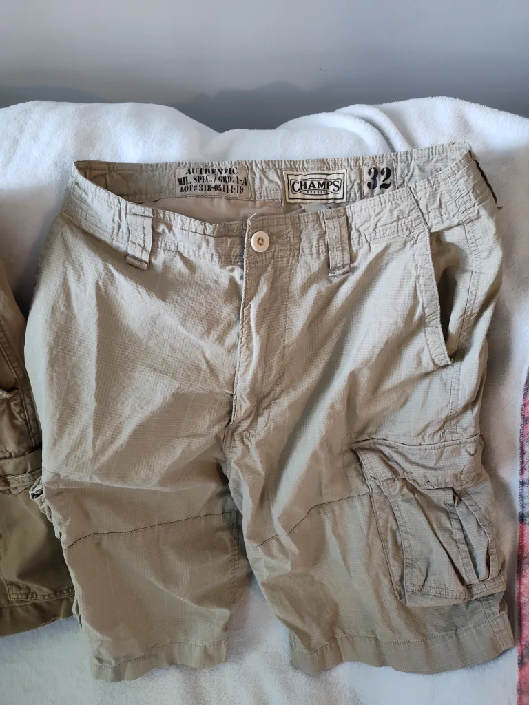 Champs Sports Beige Cargo Shorts - Size 32 thumbnail