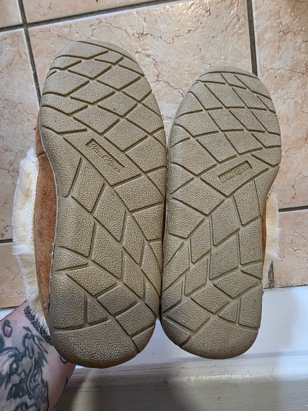 Ladies slippers image indicator(2)