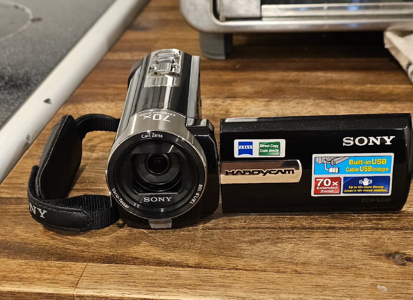 Sony Handycam DCR-SX45 Camcorder thumbnail