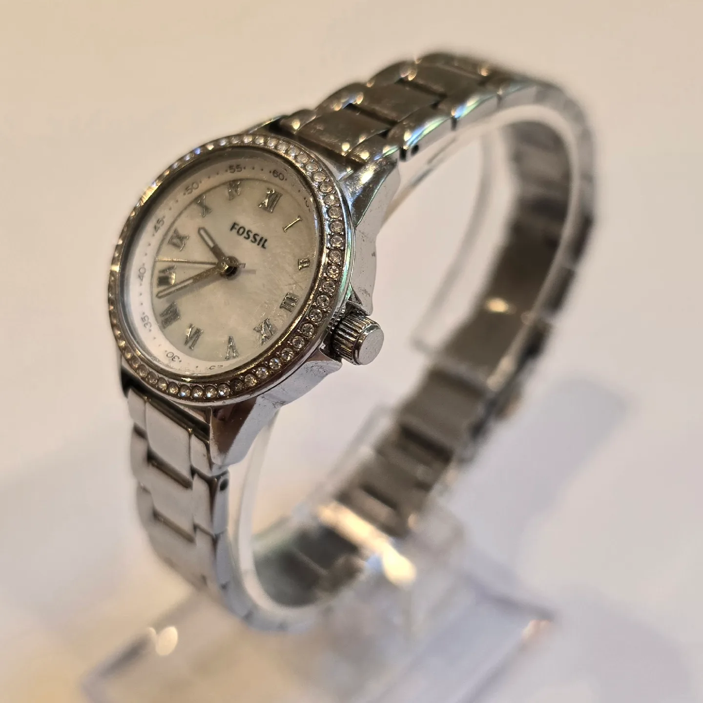 Womens Fossil Quartz Watch image indicator(2)