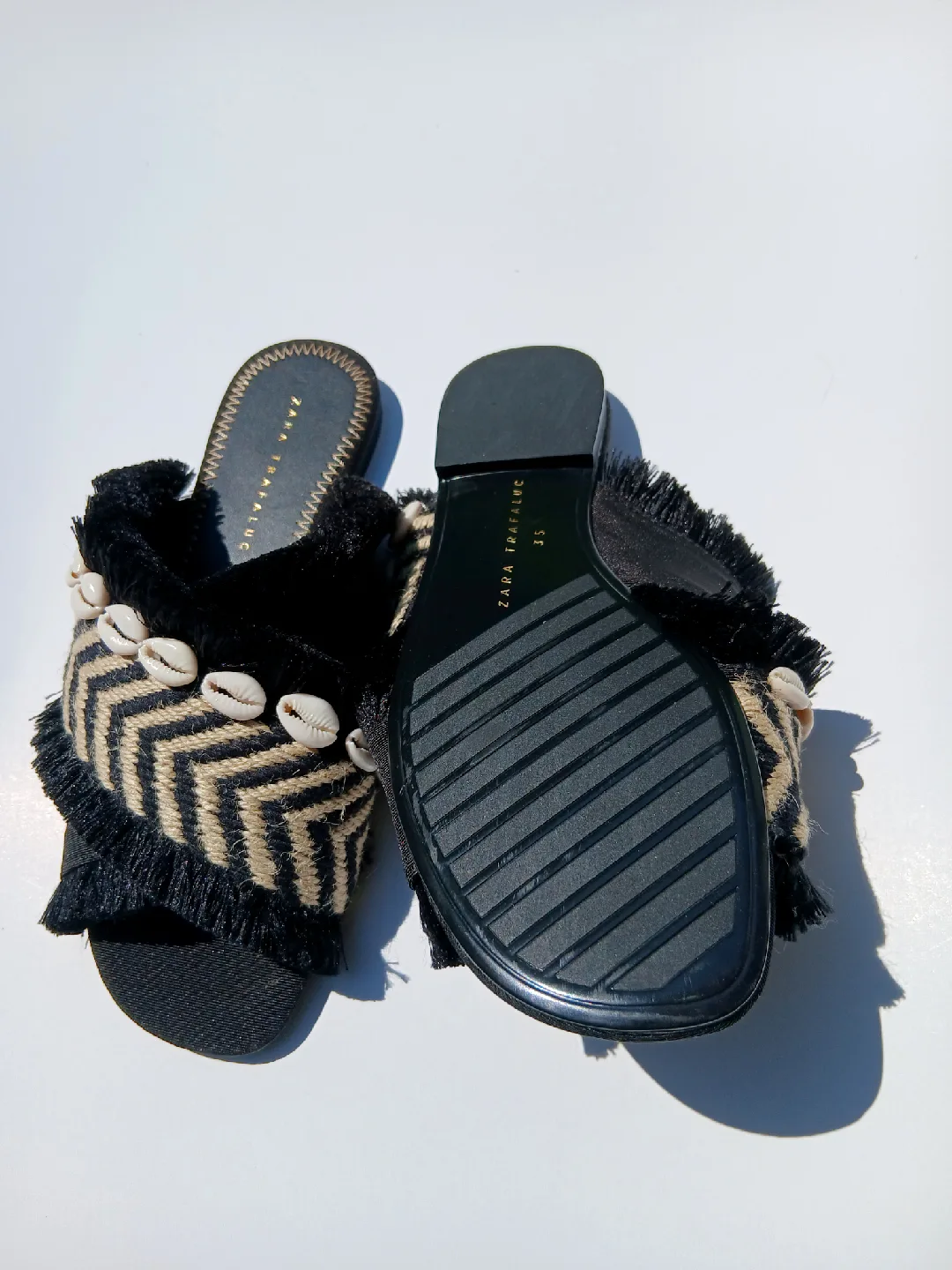 Zara Frayed Seashell Slides image indicator(3)
