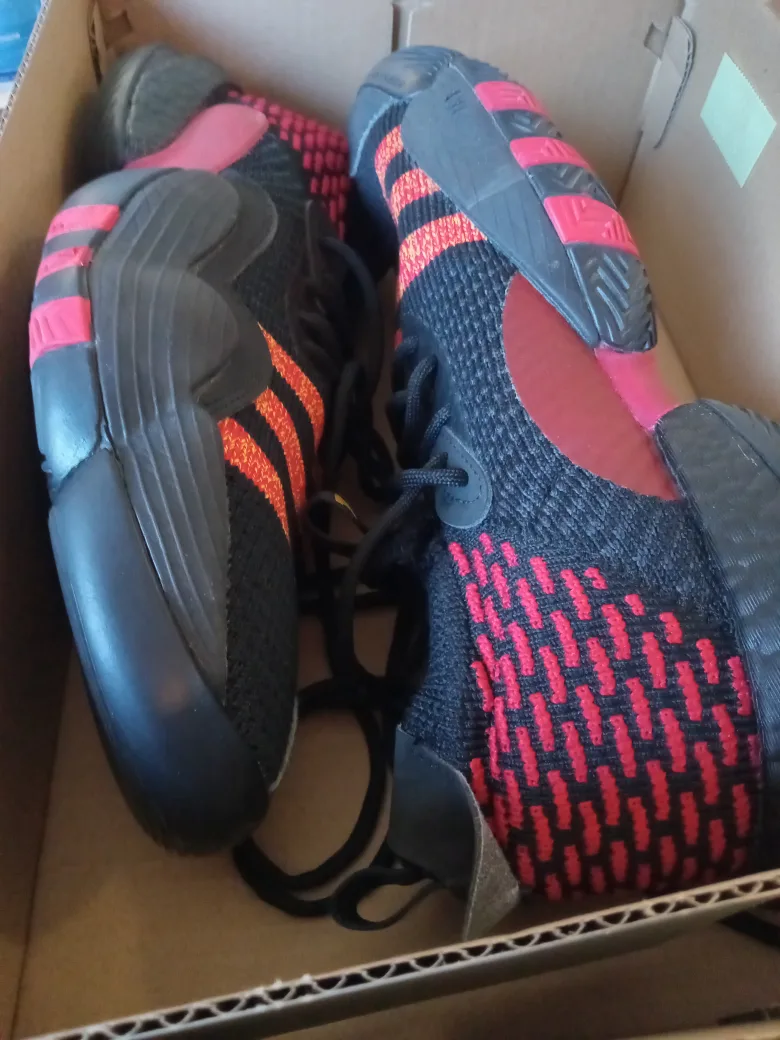 tray young Basketball Shoes thumbnail