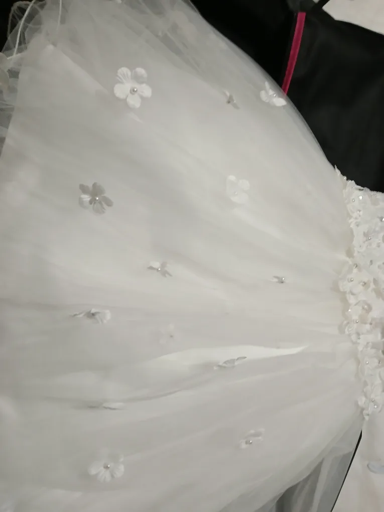 White Flower Girl Dress - Size 8 image indicator(4)
