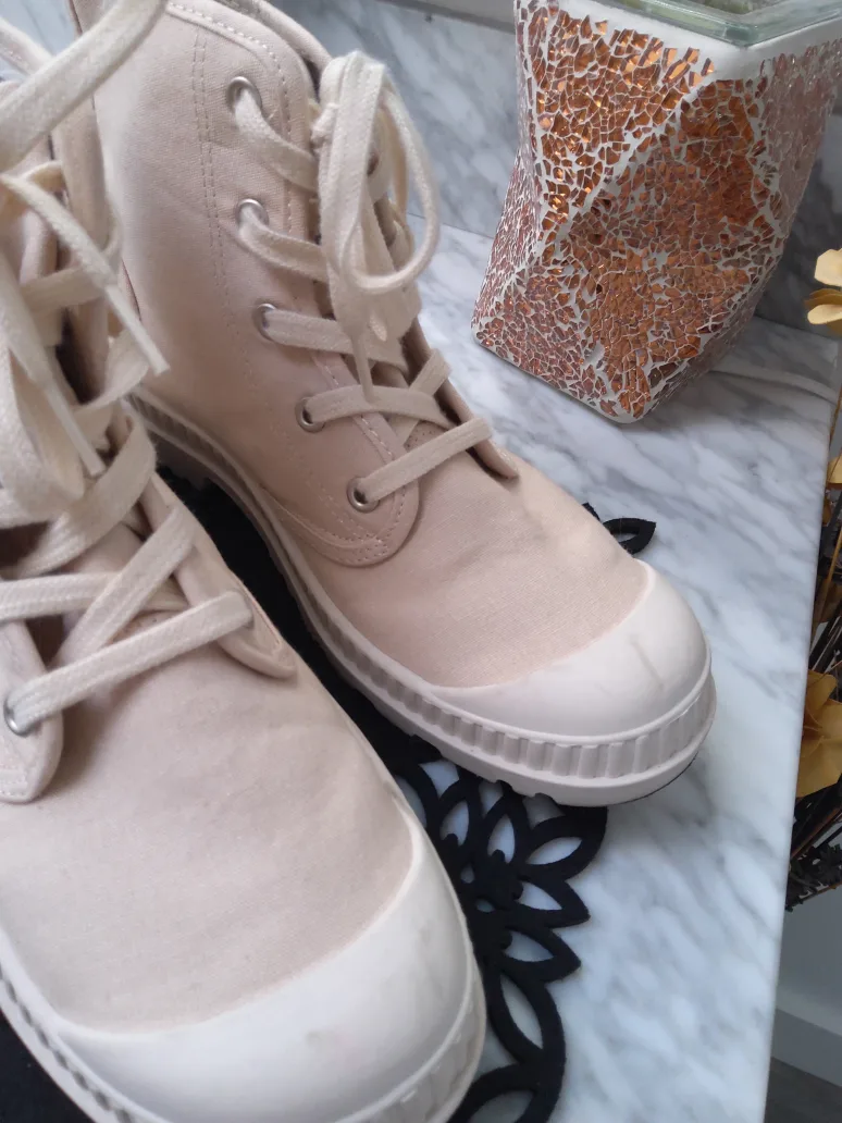 Adventure Canvas Boots - Size 8.5W image indicator(2)