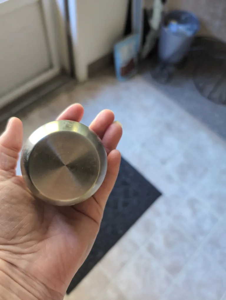 Tim Hortons Stainless Steel Thermos image indicator(6)