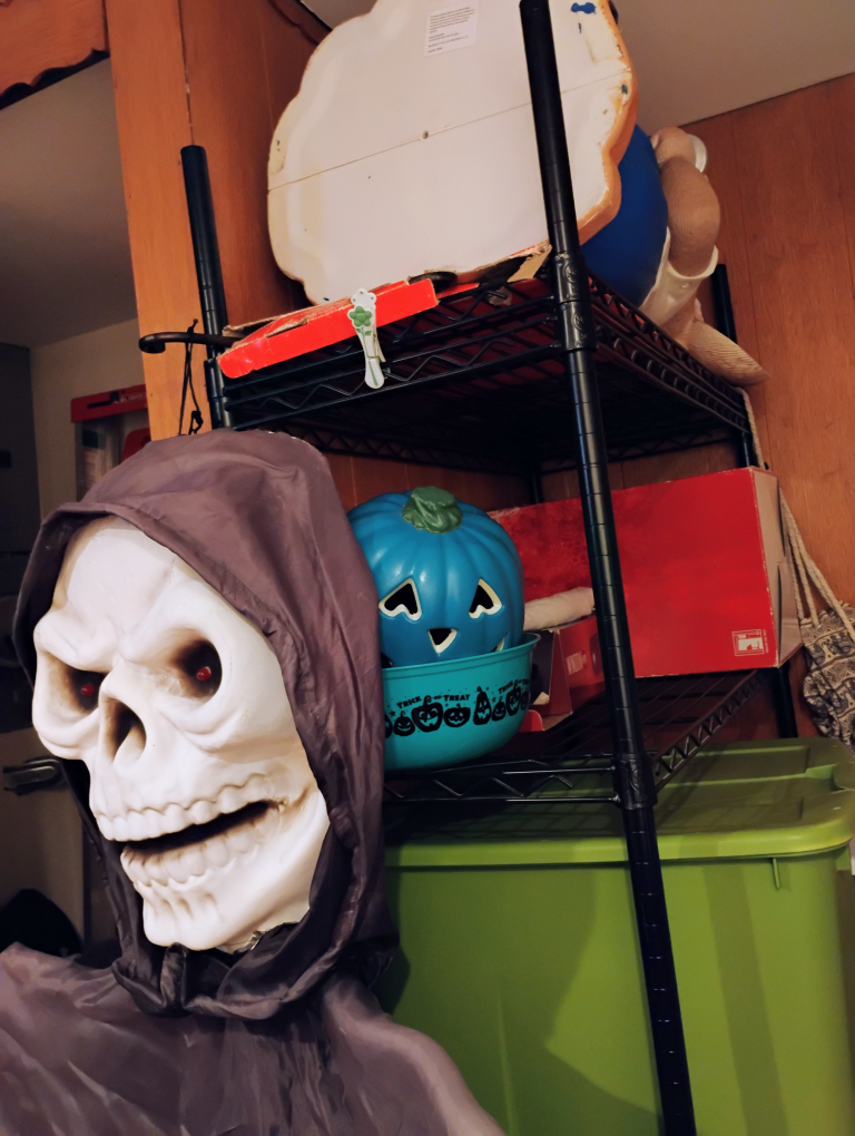 Garage sale Maspeth, Sat Sept 13 from 10-2 only... - photo 2