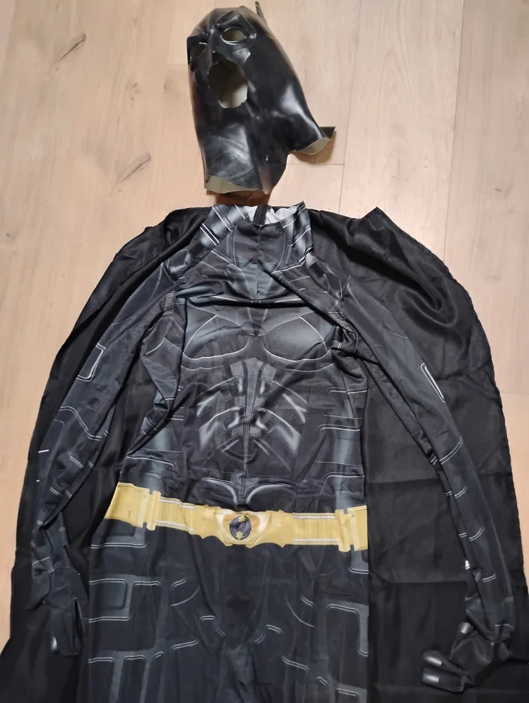 Batman Costume with Mask image indicator(2)