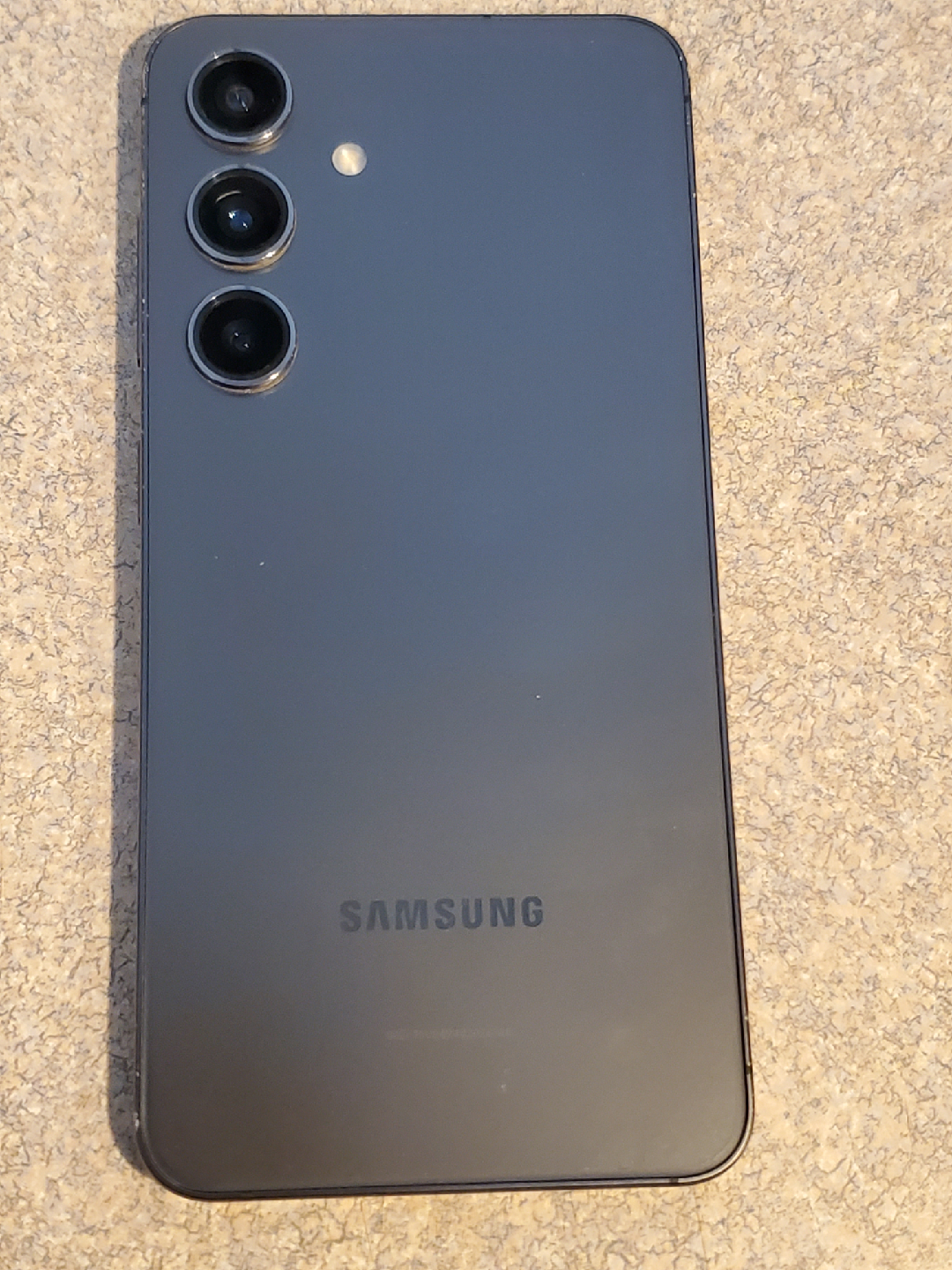 Samsung Galaxy S24 with otterbox - photo 2