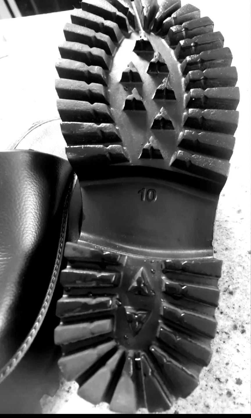 Black Platform Clogs - Size 10 image indicator(3)