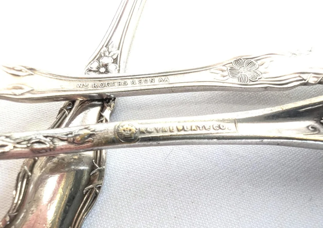 Vintage Mixed Three Piece Cutlery Set ~ image indicator(10)