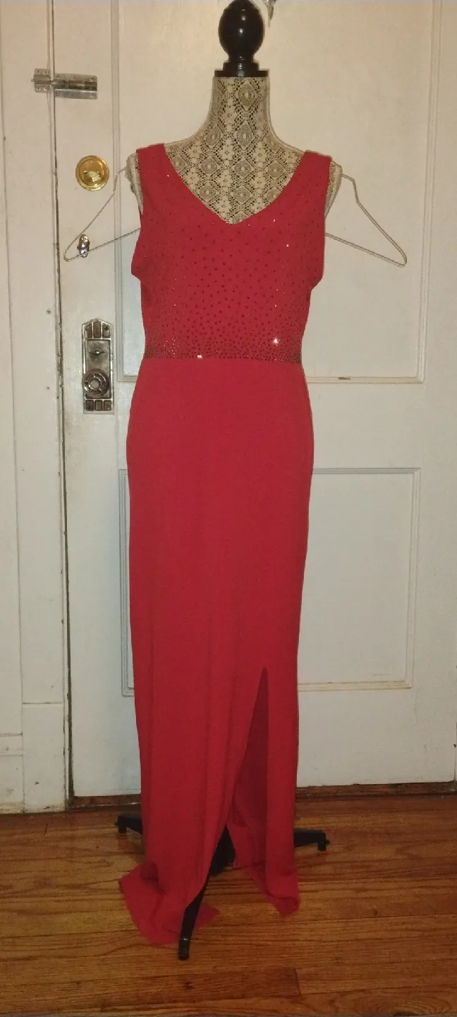 Red Sleeveless Formal Dress thumbnail