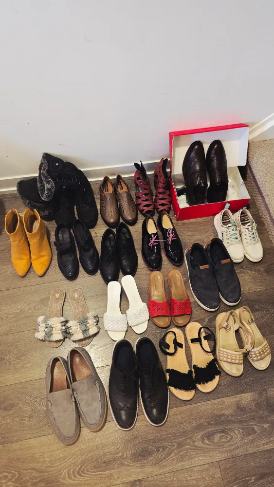 women and men shoes for sale image indicator(2)