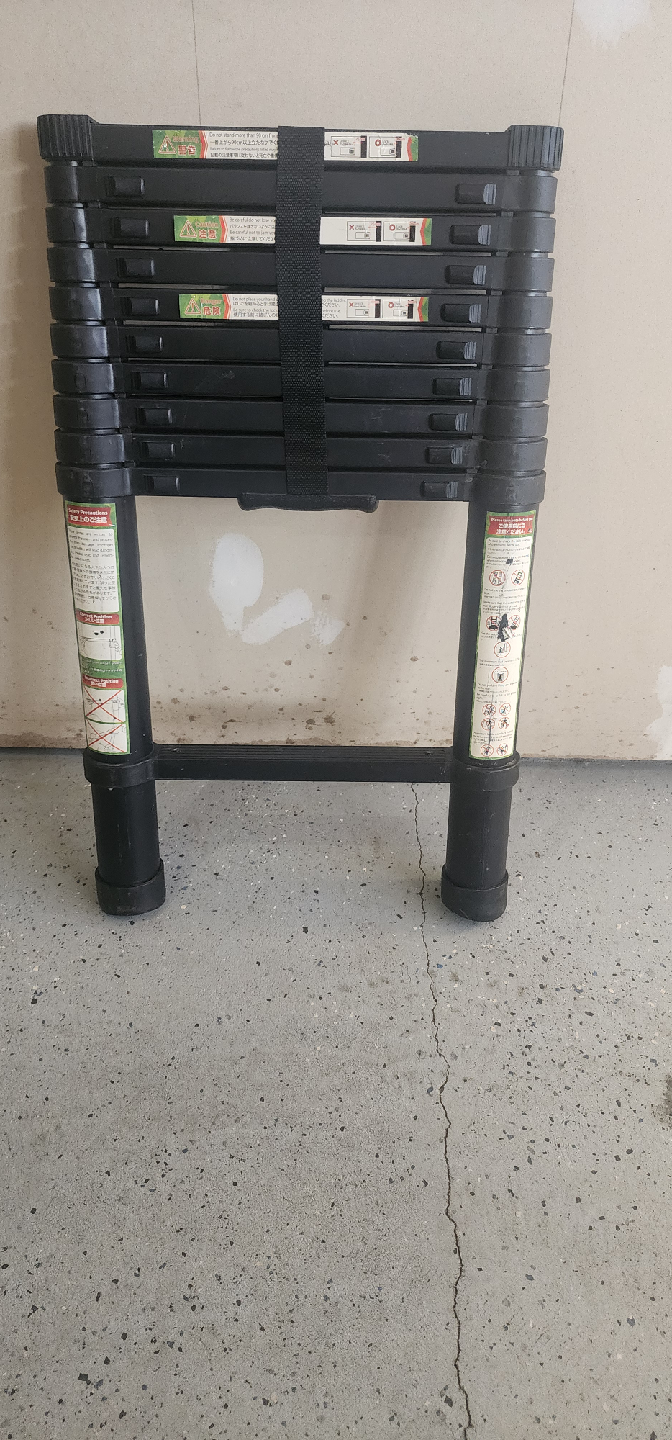 Telescopic Ladder ( Like new)