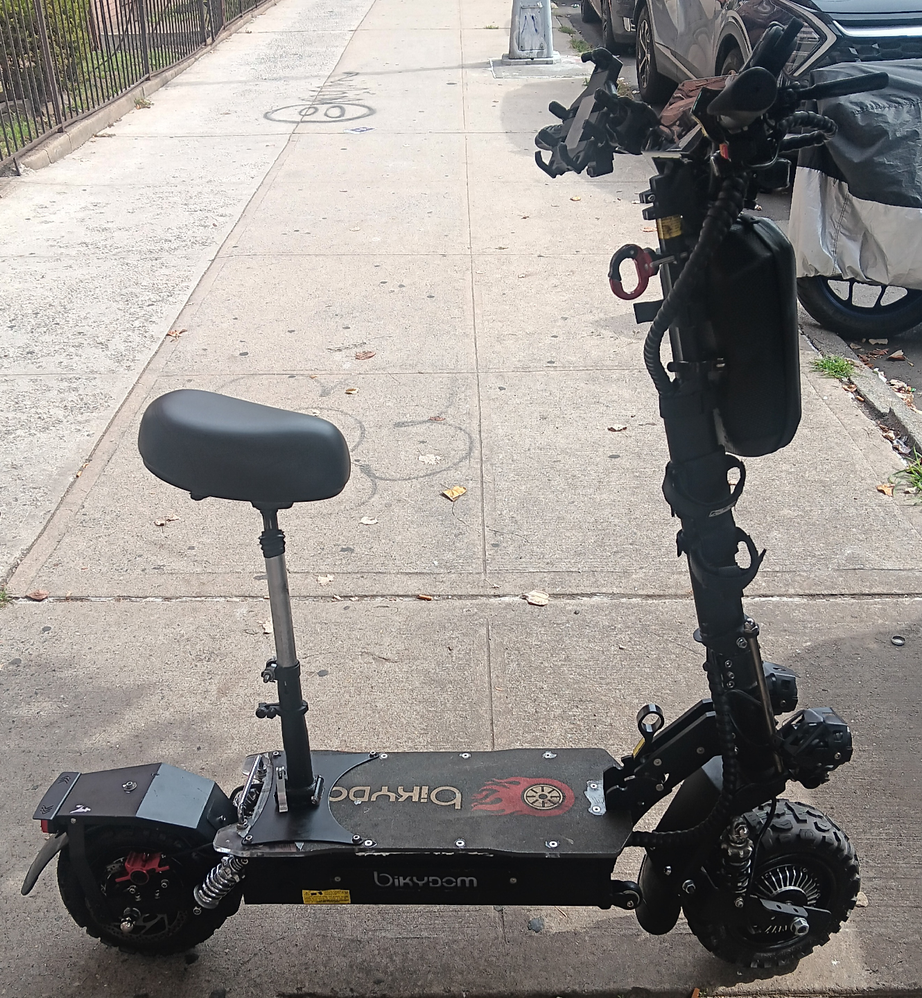BikyBom Electric Scooter - photo 3