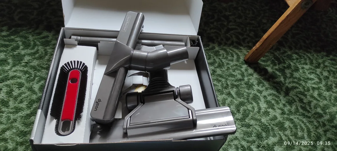 Dyson Total Clean Kit - Almost New image indicator(5)