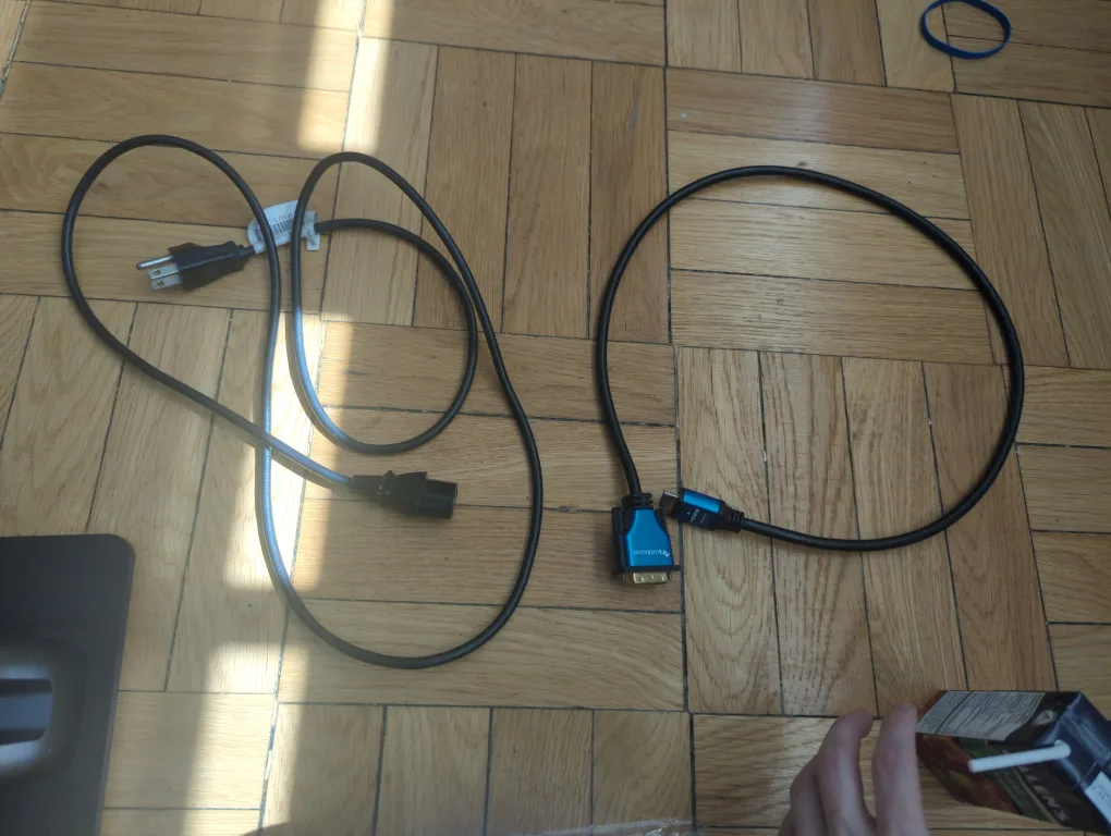 Dell Monitor - Great Condition image indicator(2)