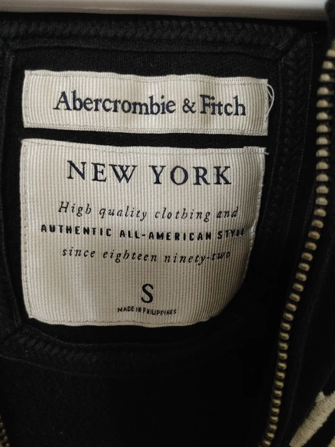 Abercrombie & Fitch Black Hoodie - Size S image indicator(3)