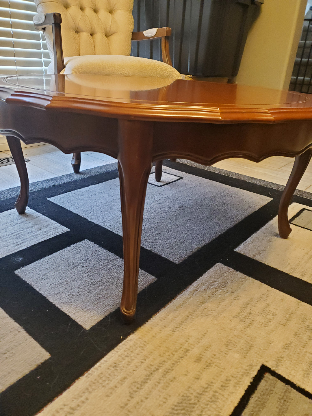 Round Wooden Coffee Table - photo 4