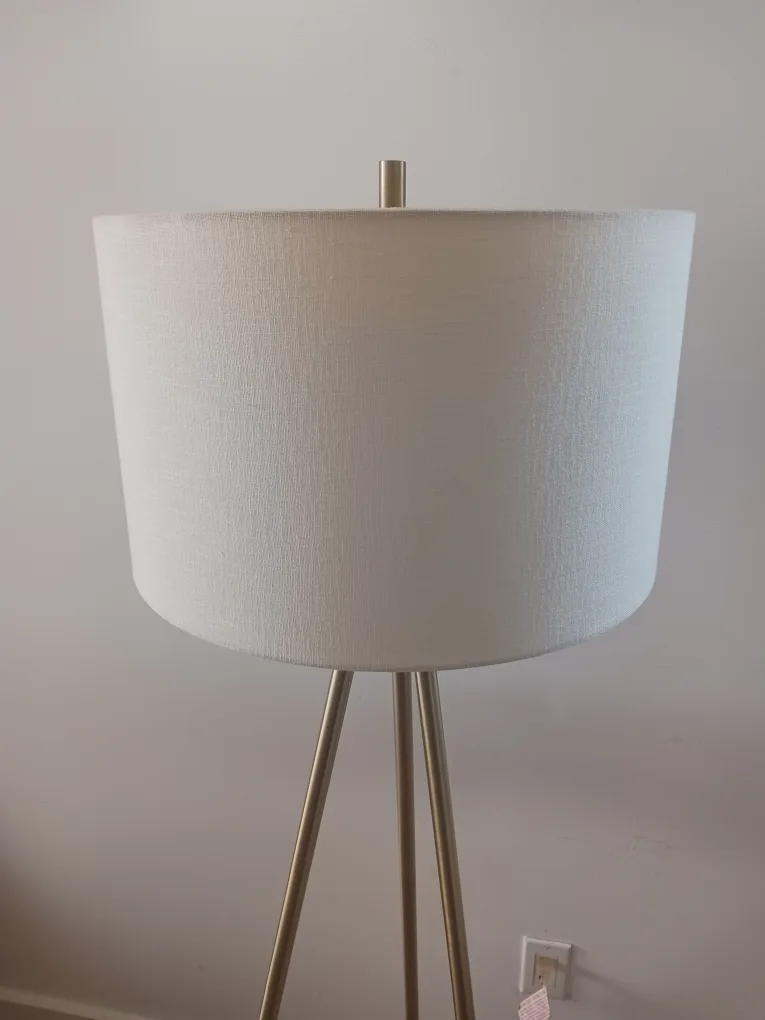 Modern Tripod Floor Lamp – Price is negotiable image indicator(3)