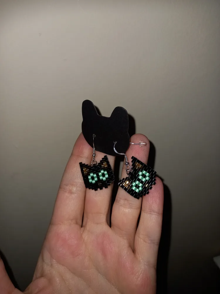 Handmade Beaded Cat Earrings image indicator(3)