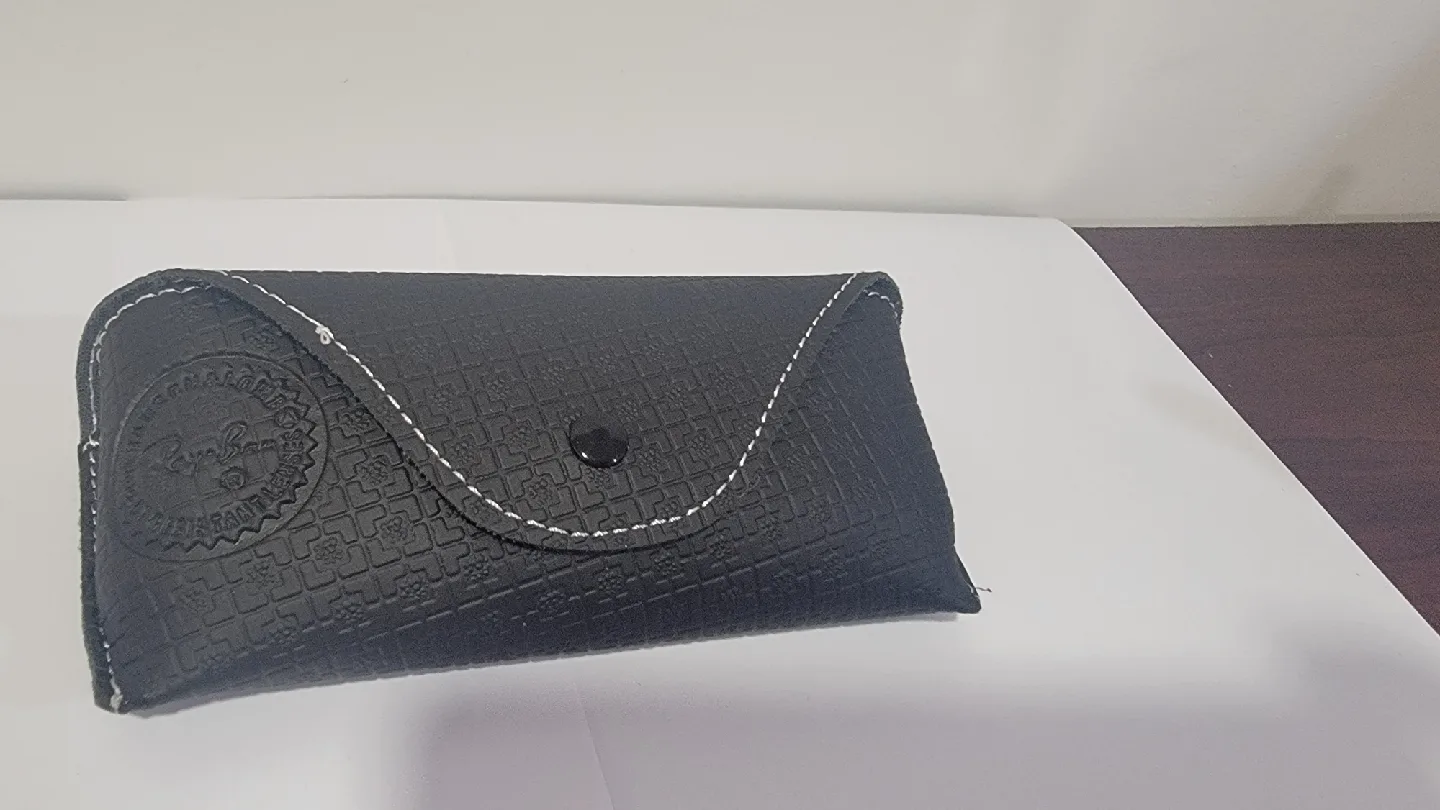 Ray-Ban Sunglasses Case with Cleaning Cloth image indicator(3)