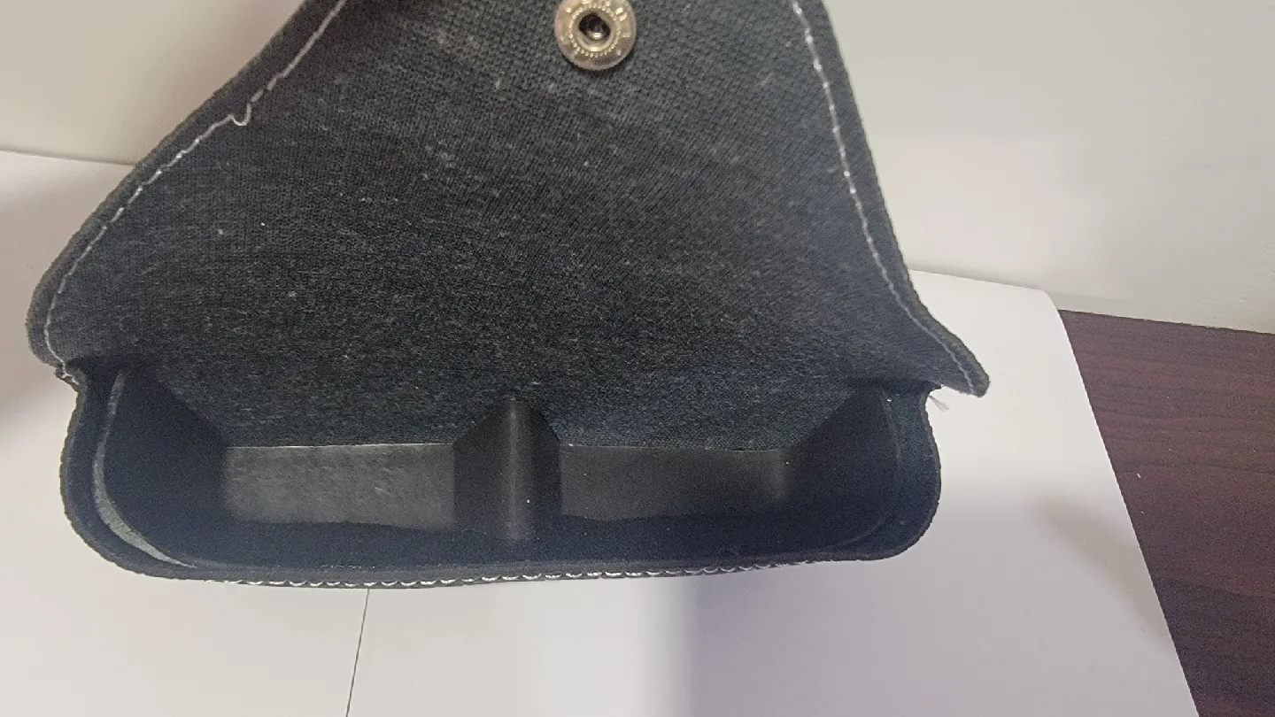 Ray-Ban Sunglasses Case with Cleaning Cloth image indicator(4)