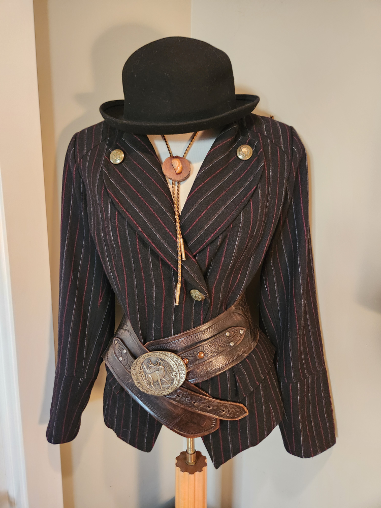 UNISEX Halloween find 4 PIRATES & scallywags!  BELT not for sale - photo 4