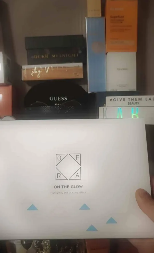 *OFRA Cosmetics* Pro Palette - On The Glow image indicator(2)