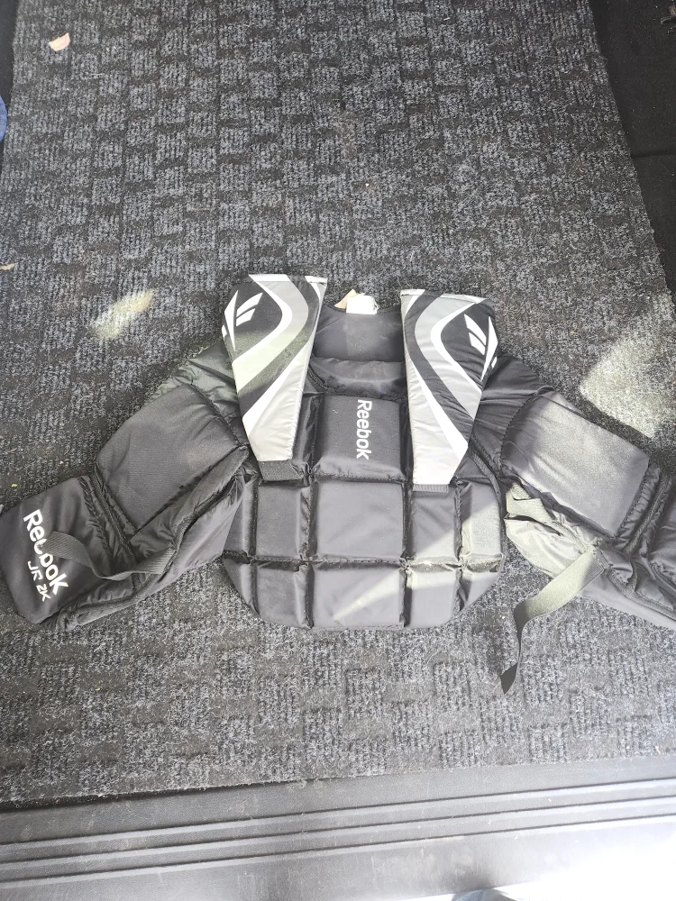 Reebok JR 2K Hockey Shoulder Pads - Junior Size image indicator(2)
