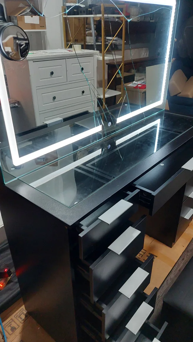 Damaged Vanity Table with LED Mirror image indicator(2)