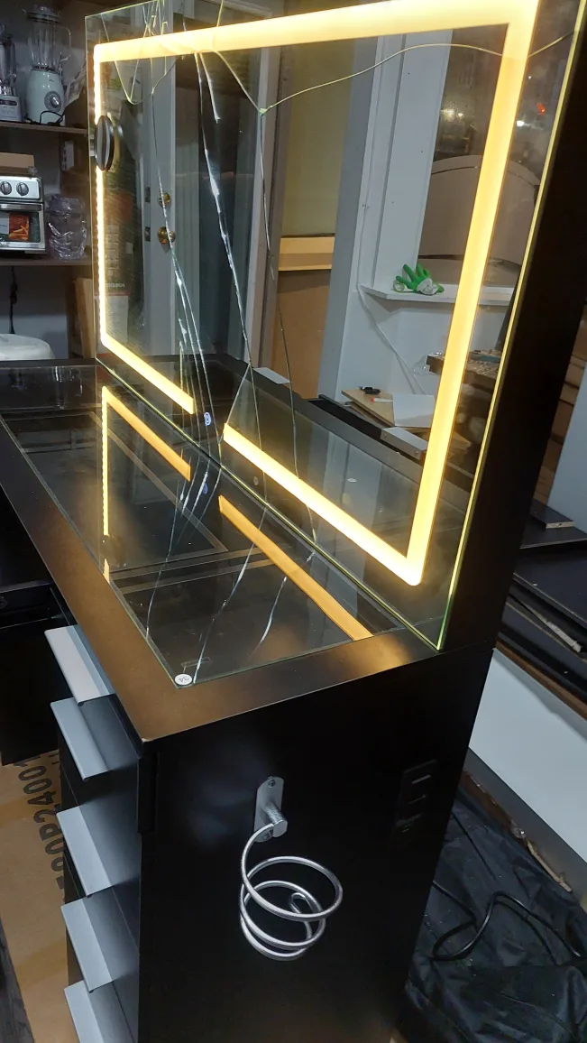 Damaged Vanity Table with LED Mirror image indicator(3)